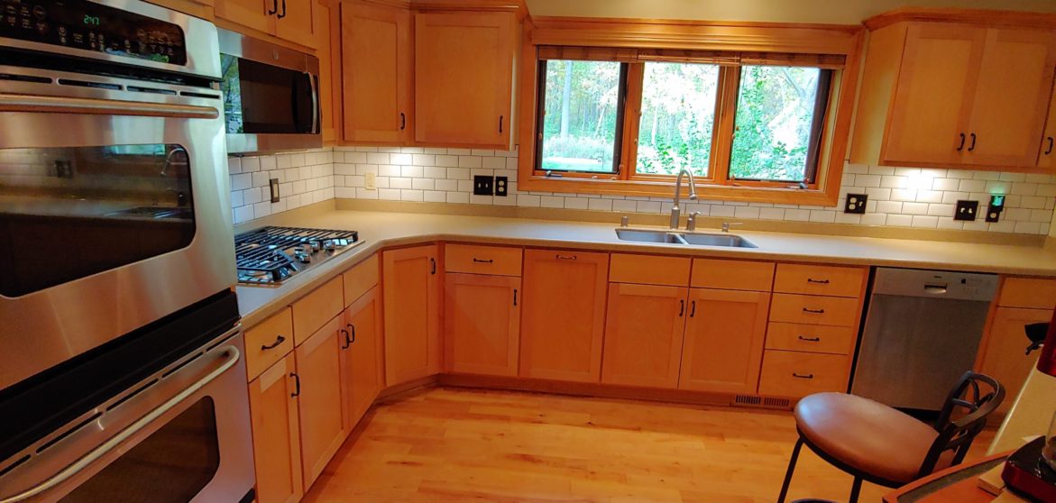 kitchen-subway-tile-backsplash-2